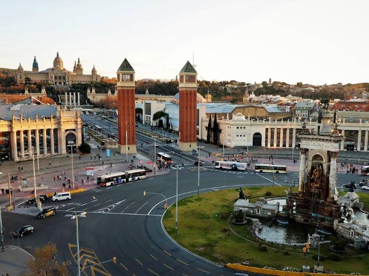 Barcelona: Plaça d’Espanya i Venecijanski tornjevi – monumentalni ulaz u grad