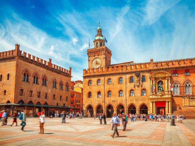 Bologna u Italiji: grad trijemova, tornjeva i sveučilišta