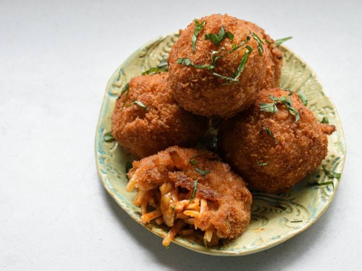 Cannoli Sicilija i arancini: vodič kroz tradicionalnu sicilijansku kuhinju