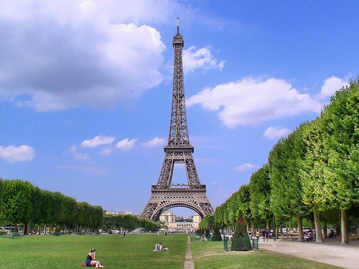 Eiffelov toranj u Parizu – željezni div visok 324 metra