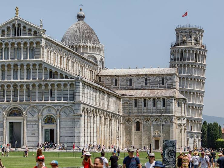 Kosi toranj u Pisi – napravite odlične fotografije uz ovaj nevjerojatan spomenik Italije