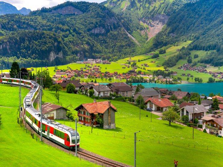 Luzern–Interlaken Express: vlak uz jezera i preko Brüniga