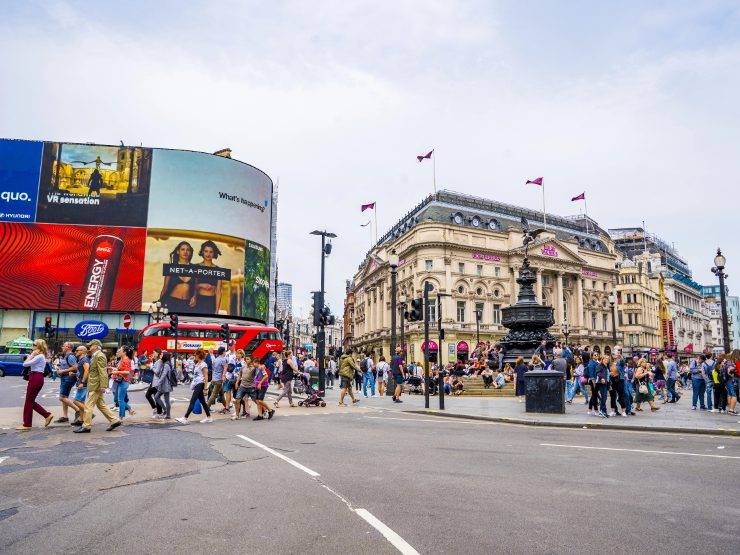Piccadilly Circus: što se krije iza poznatih londonskih svjetala