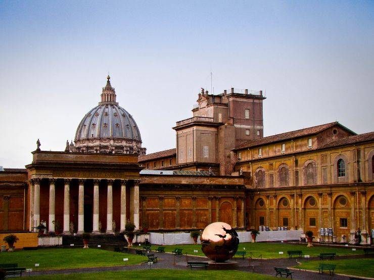 Rim – Vatikanski muzeji i Sikstinska kapela: galerija u kojoj Michelangelov strop priča biblijske priče