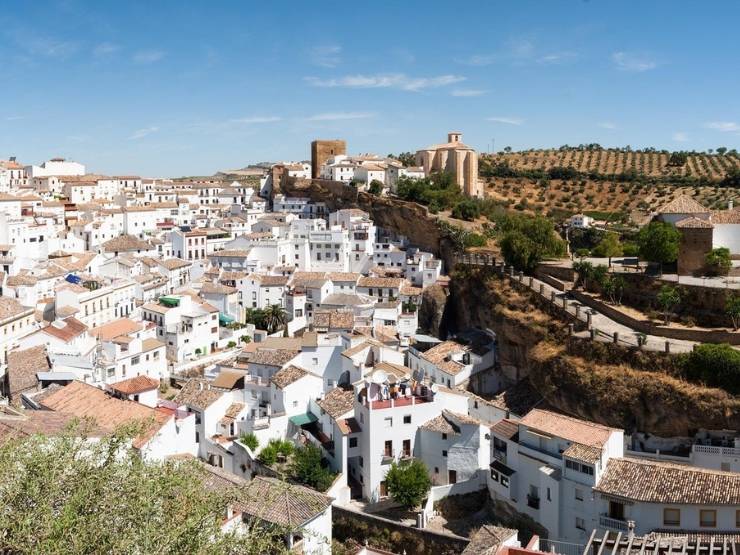 Setenil de las Bodegas – jedno od najneobičnijih bijelih sela Andaluzije