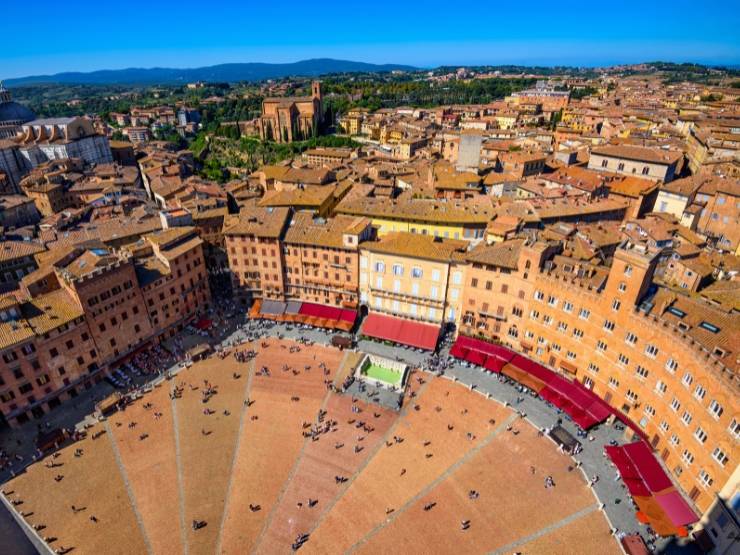 Siena – Piazza del Campo i Palio di Siena, trg i utrka koji oblikuju grad