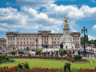 Buckingham Palace i kraljevski London: priča iza ceremonije izmjene straže
