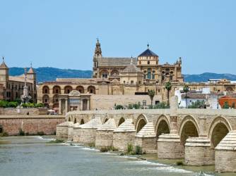 Córdoba – andaluzijski grad dvorišta, cvijeća i triju religija