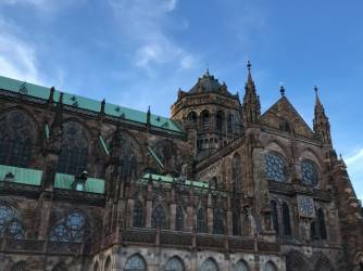 Katedrala Notre-Dame u Strasbourgu - gotičko čudo s astronomskim satom koji privlači tisuće posjetitelja