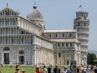 Kosi toranj u Pisi – napravite odlične fotografije uz ovaj nevjerojatan spomenik Italije