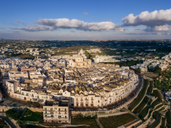 Locorotondo – upoznajte šarmantan kružni grad u srcu doline Valle d’Itria u Apuliji