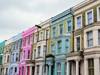 Notting Hill – šarm pastelnih kuća i filmskih lokacija u Londonu