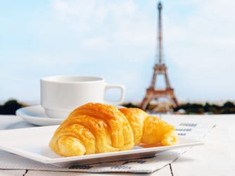 Pariški croissant i café au lait - jutarnji ritual koji Pariz čini Parizom