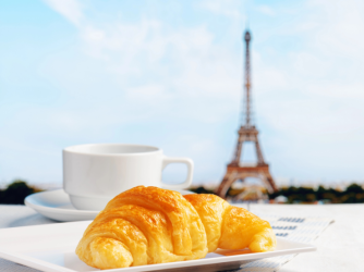 Pariški croissant i café au lait - jutarnji ritual koji Pariz čini Parizom