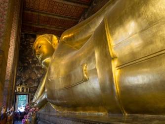 Wat Pho u Bangkoku: Ležeći Buda i znanje uklesano u kamen