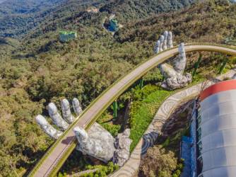 Zlatni most Ba Na Hills: kako su divovske ruke postale simbol Da Nanga