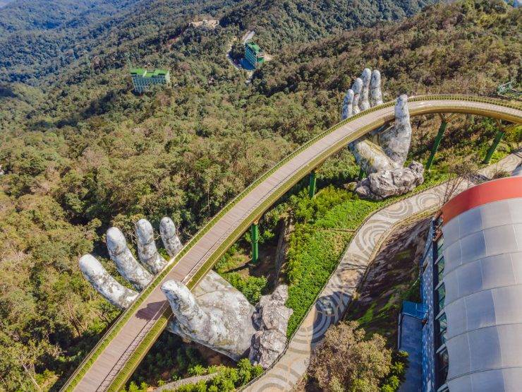 Zlatni most Ba Na Hills: kako su divovske ruke postale simbol Da Nanga